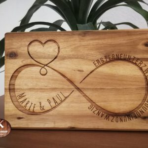 Brotzeitbrett mit Name und Datum - Unendlich-Zeichen
