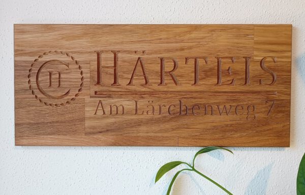 Hausschild aus Eiche